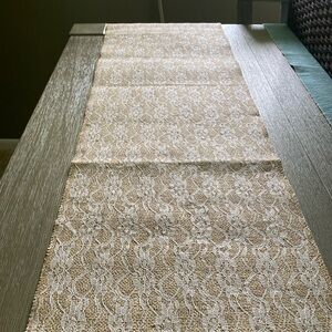 Burlap lace table runner. 15ft long 1ft wide. Never used, excellent condition